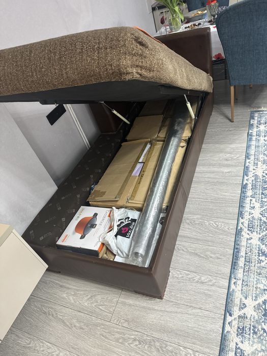 Диван  из магазина Зета