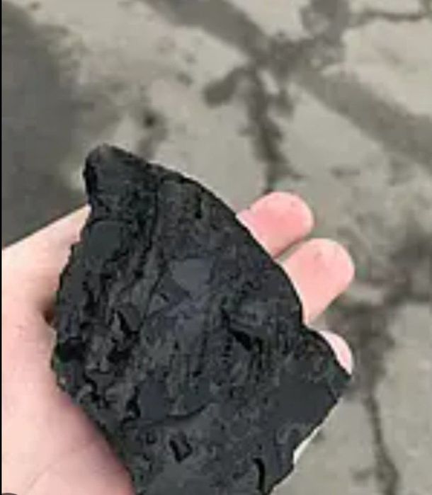 Битум (кара май) сатылады. 5000 сум за  кг