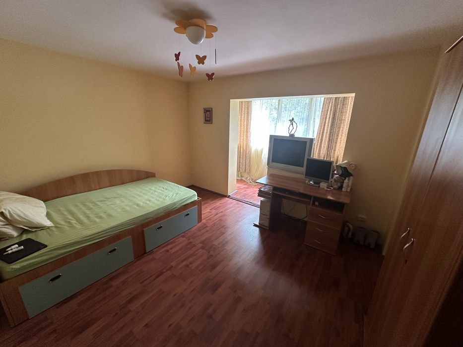 Vând apartament 2 camere decomandat