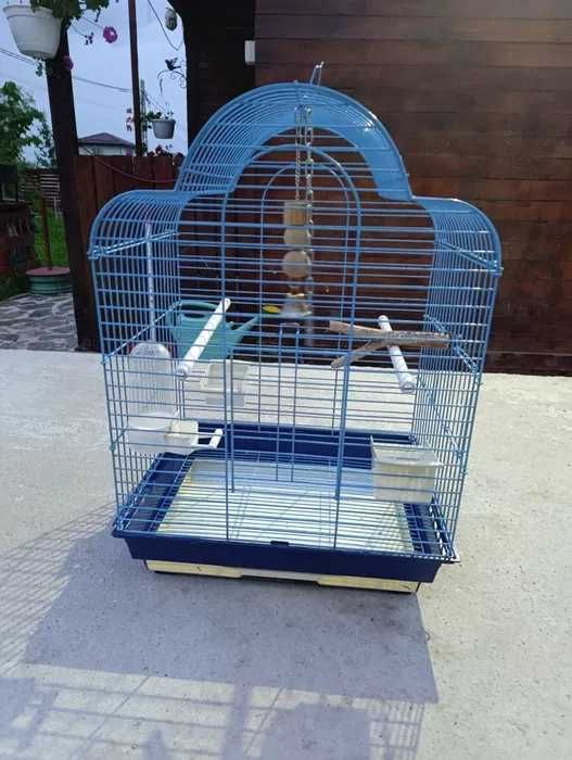 Cușcă mare de păsări