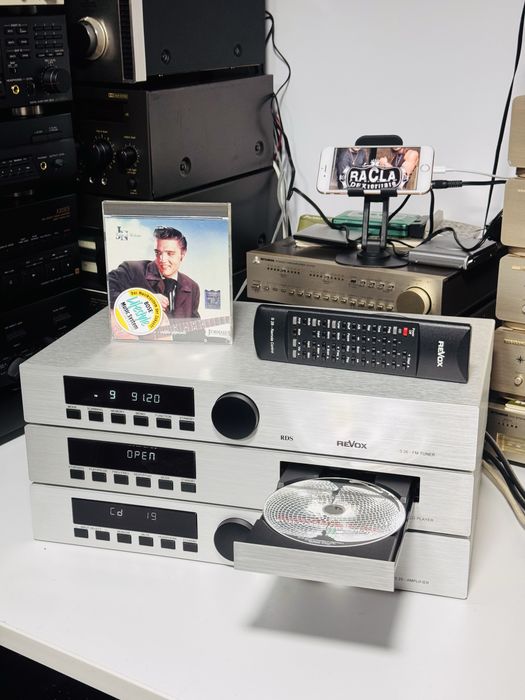 Linie audio-REVOX S25 amplifier,S22-CD,S26-Tuner RDS ,S28-telecomandă