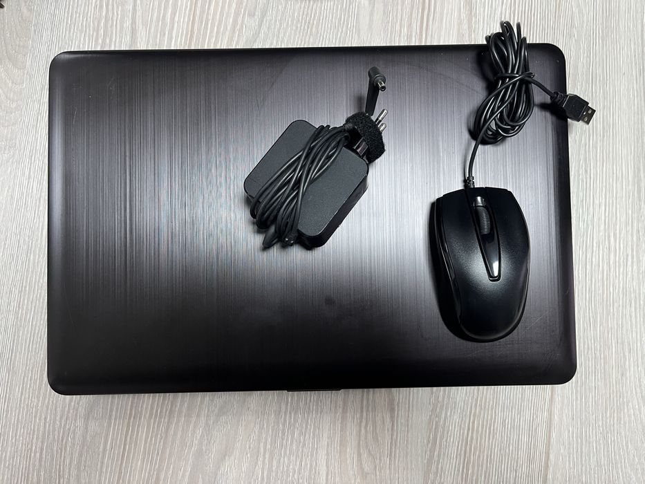 Продается ноутбук в рабочем состояние