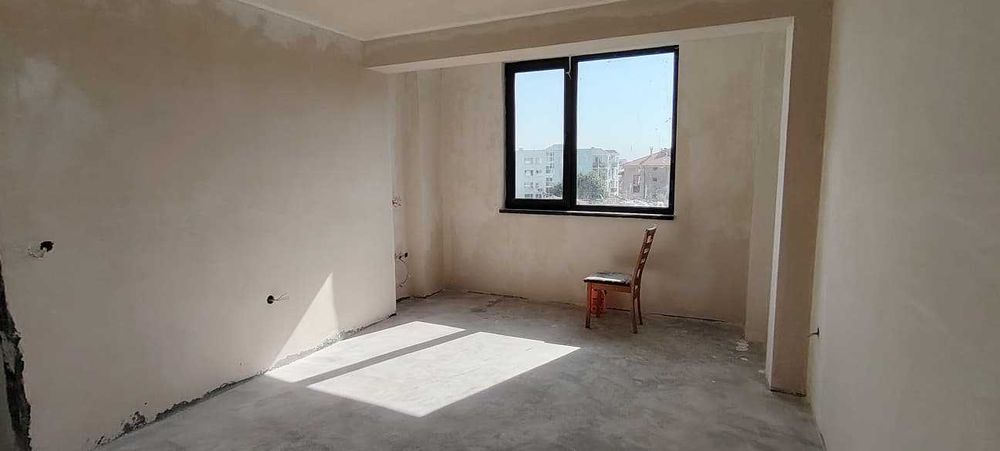 Апартамент с ТРИ СПАЛНИ в кв. Каменни, гр. Хасково