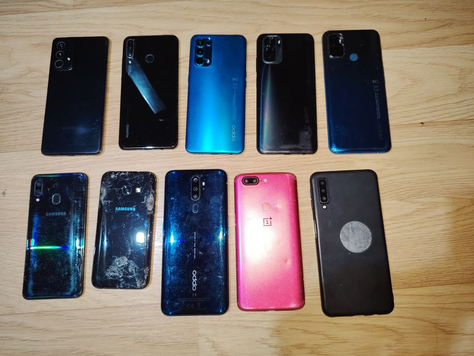 Telefoane functionale diferite marci.