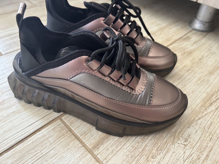 Дамски обувки