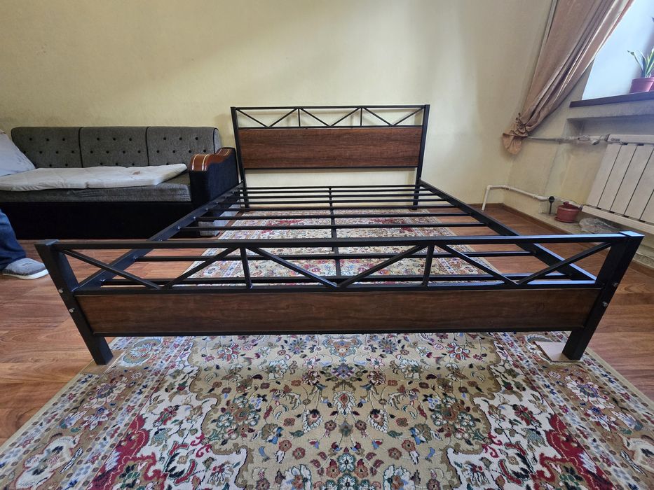 Кровать. Kravat. Металлическая двуспальная кровать. Spalni krovat