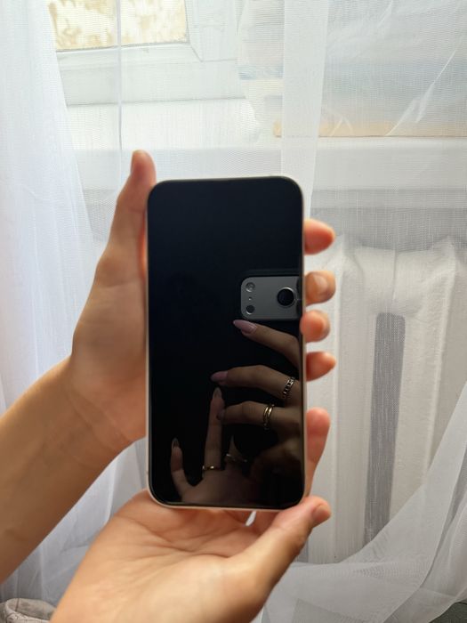 Продается айфон 13