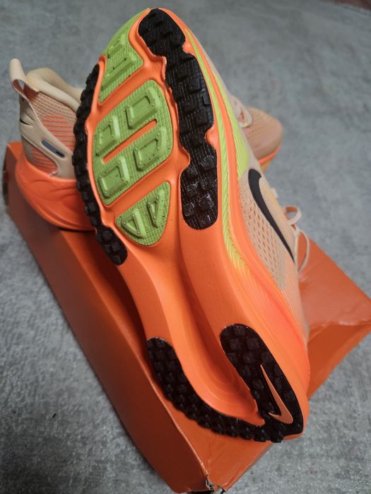 Беговые красовки Run zoomx