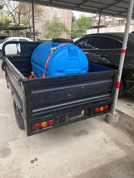 Электро Трицикл грузовой с бочкой для воды