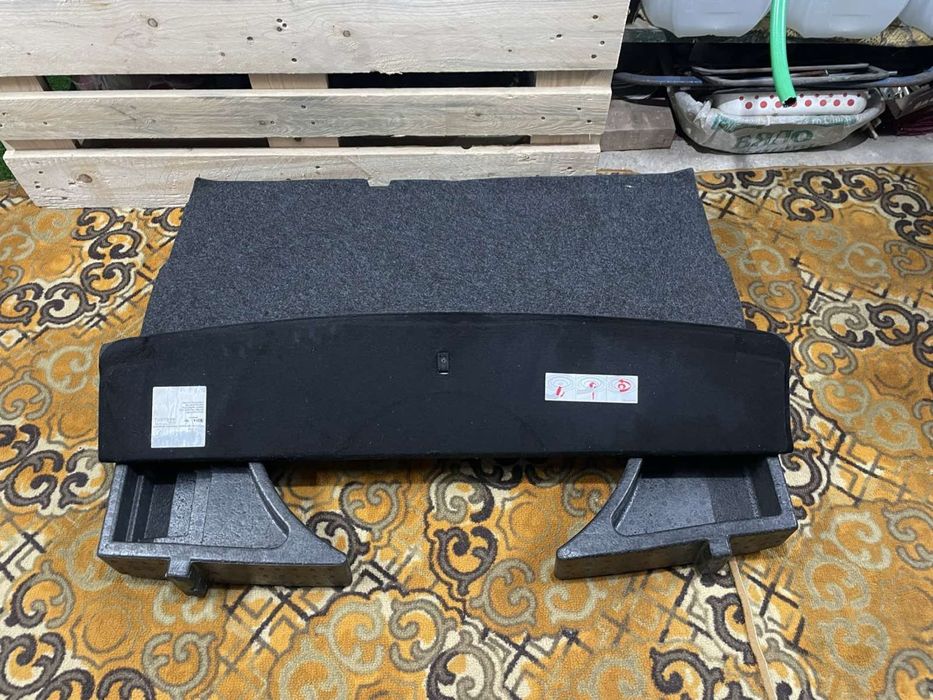 Продавам стиропор-органайзер за VW Golf 5-6