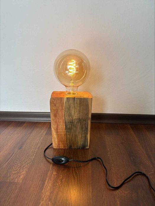 Лампи от естествен материал.