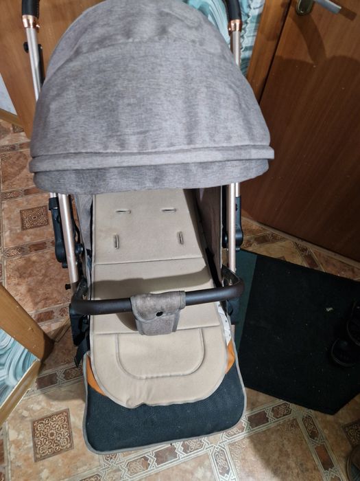 Продам коляску..