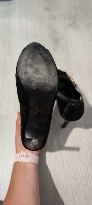 Отворени токчета Guess