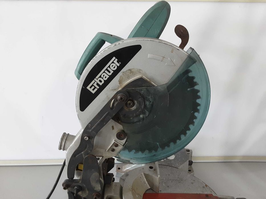 Циркуляр пендула - Erbauer 1800W / 254mm