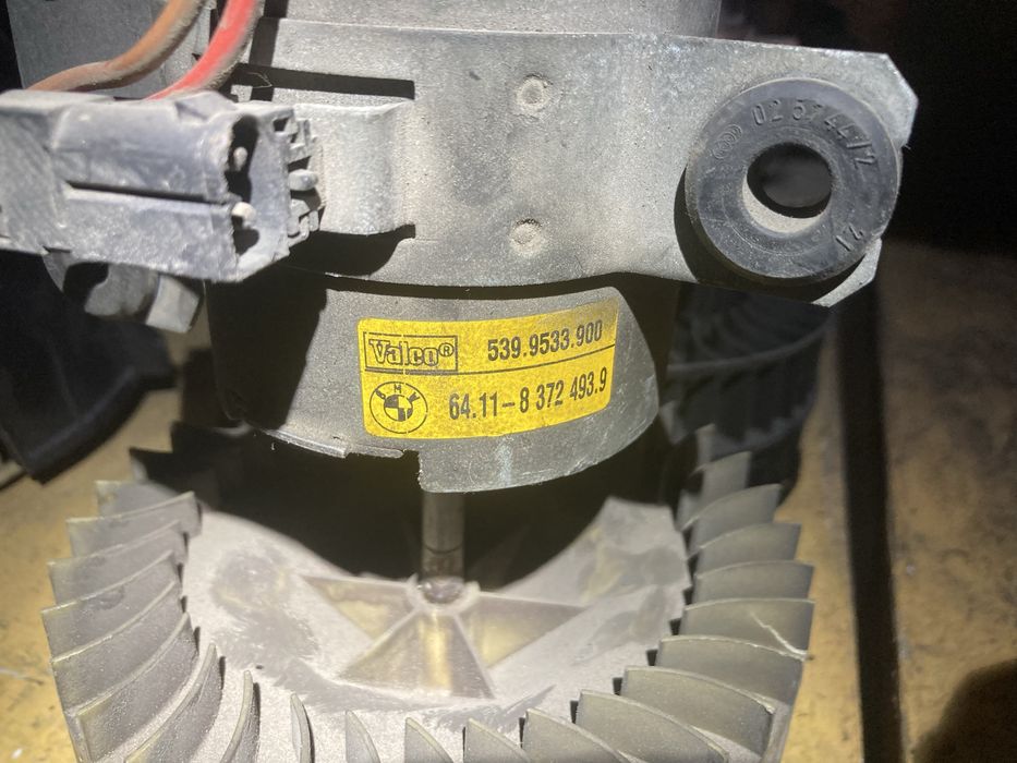 Моторчик вентилятор печки БМВ 5 Е39 / BMW 5 E39