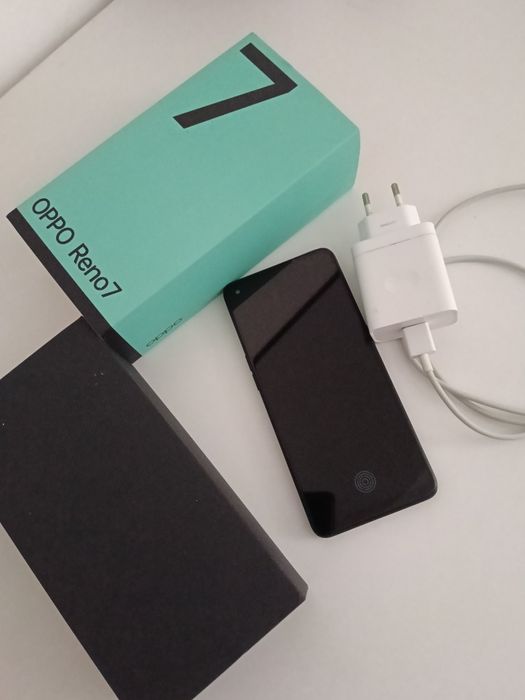 Продам смартфон Oppo reno7