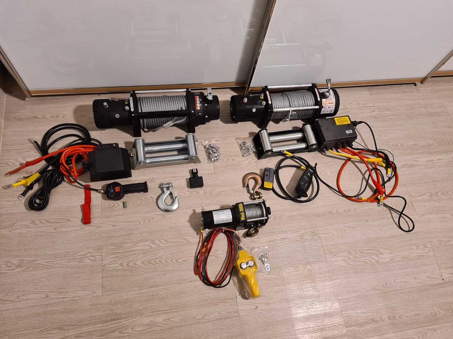 Troliu electricl cu telecomanda, alimentare 12V. Putere motor 1.36 CP