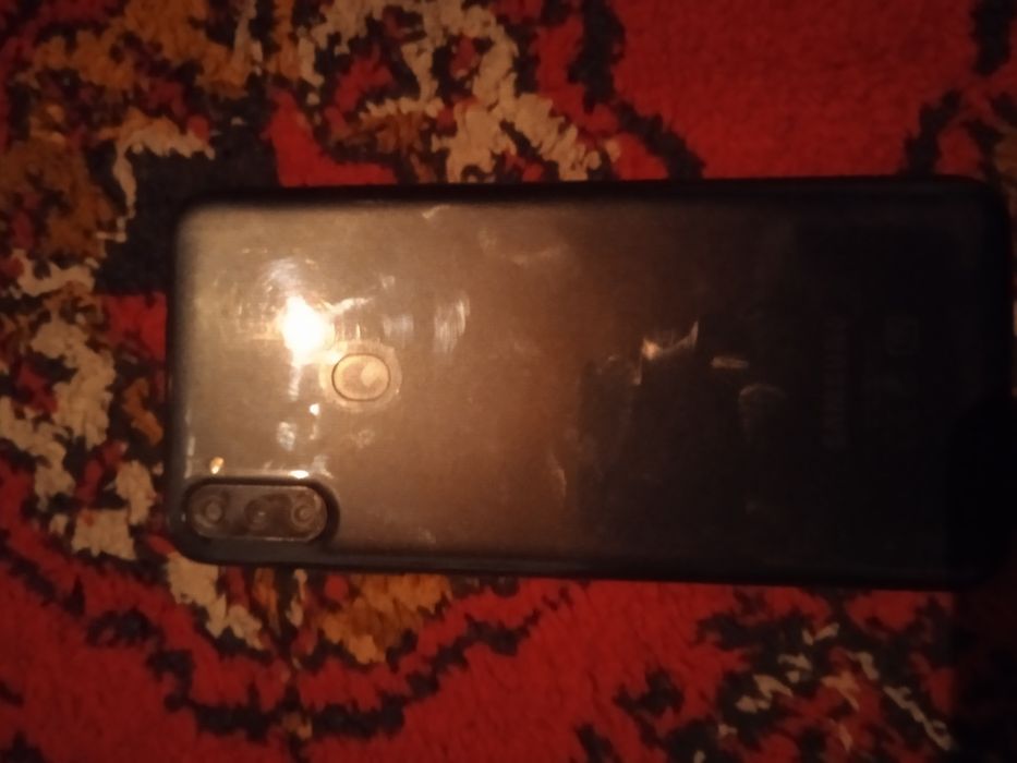 Samsung A11 Telefonni Holati yaxshi oladiganla tel qilsin