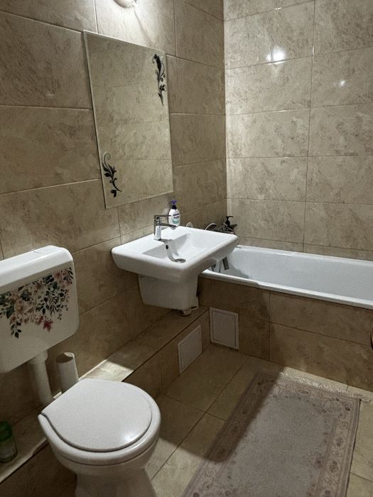 Inchiriez apartament cu 3 camere