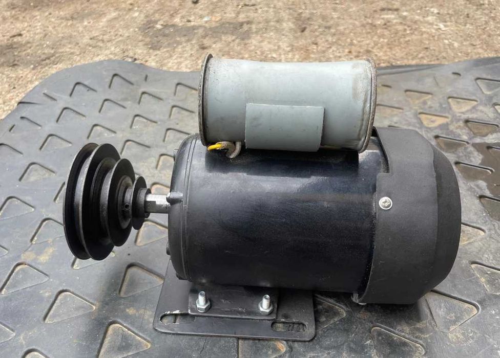 Motor electric 1600W + condensator