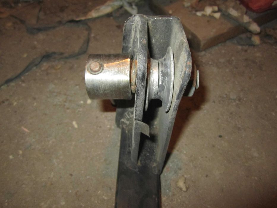 Продавам правен теглич за Toyota avensis verso,цена 20 Евро.