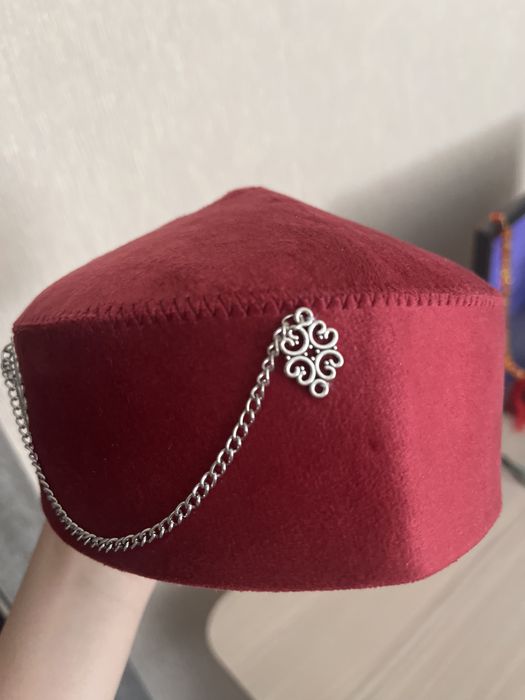 Такия для девочек и девушек.