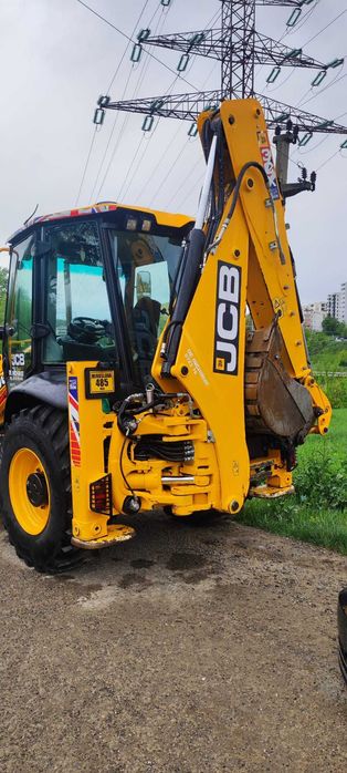 Vând buldoexcavator jcb 3cx