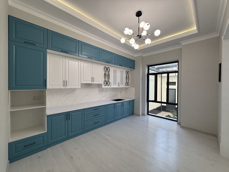 6 хонали НЕОКЛАССИКА ховли сотилади! Сергили тумани, 11 метро бекати