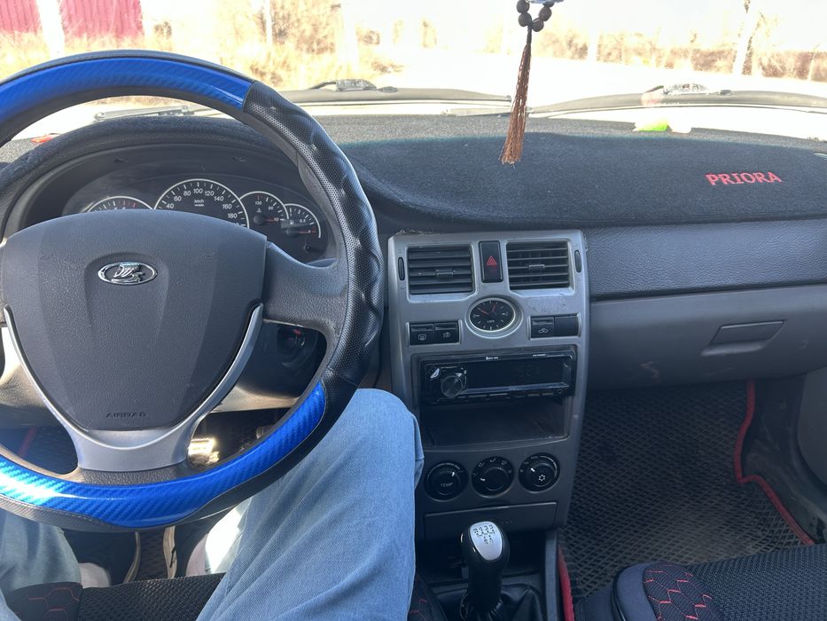 Продам машину Приора