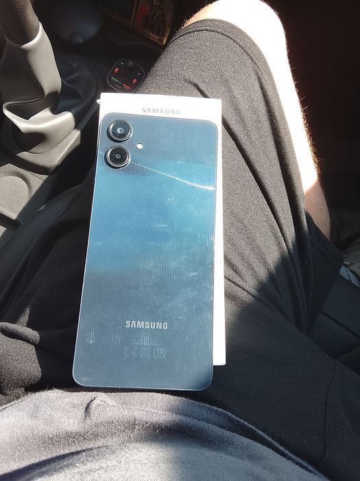 Продам телефон Samsung A06