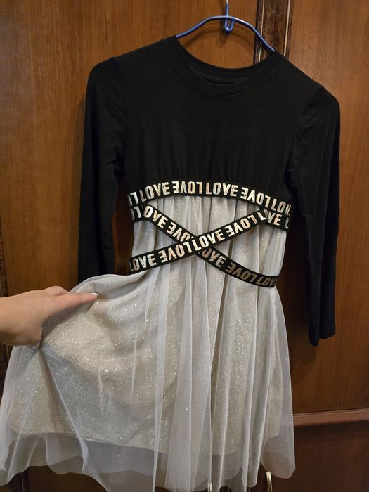 Платье стильное на девочку