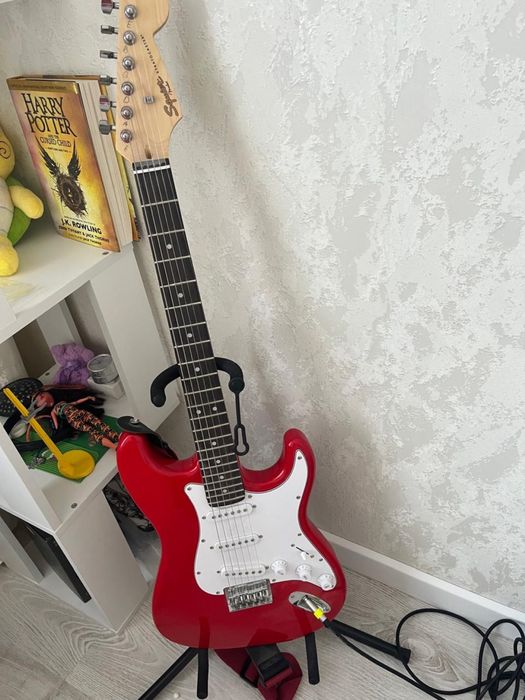 Электрогитара продам