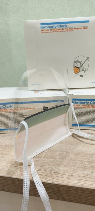 Маска с защитным экраном хирургическая медицинская Kimberly Clark