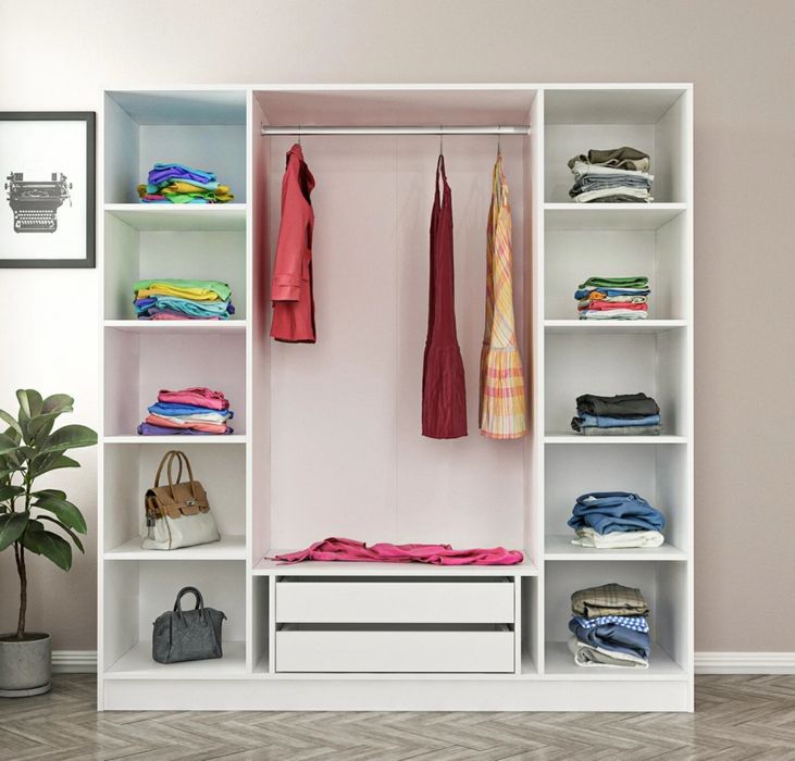 Модерен гардероб със стъклени врати