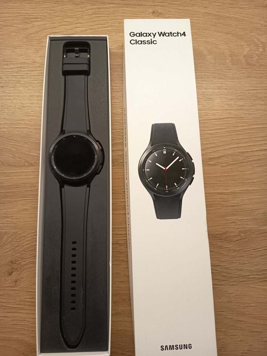 Samsung Galaxy Watch4 Classic – чисто нов!