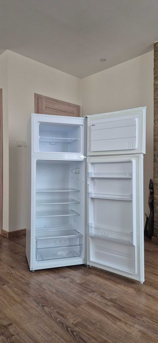 Хладилник с горен фризер MIDEA MDRT294FGE01