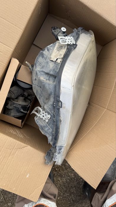 Продам фар ларгус