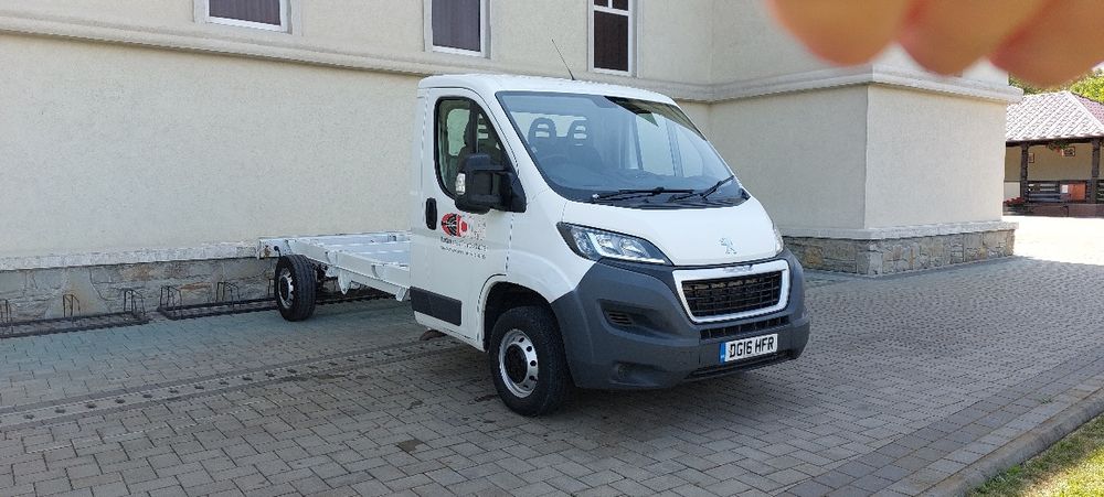 Peugeot Boxer din 2016 motor 2.2 diesel Volan pe dreapta Anglia