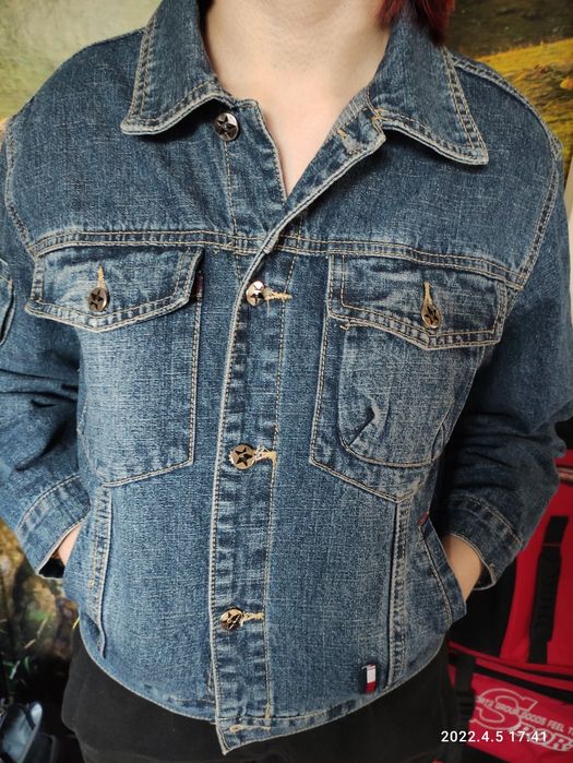 Джинсовая куртка.