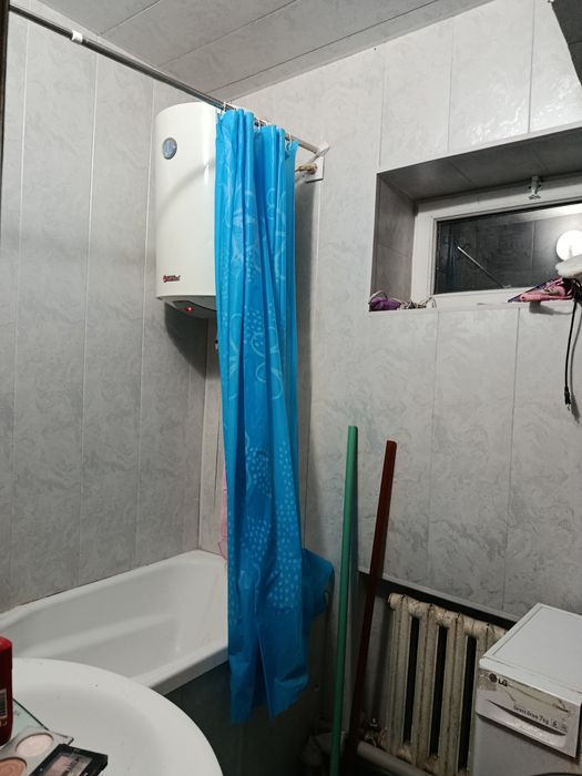 Продаю квартиру 2 переделала в3 район сергели