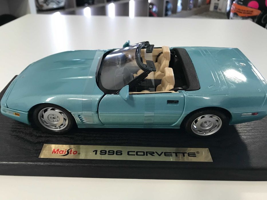 MAISTO метална колекционерска количка CHEVROLET CORVETTE 1997 1:18NEW