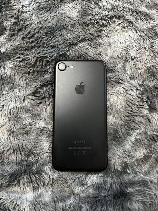 Vând iphone 7 ,baterie 79%