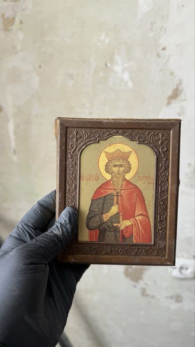 Отдам картины и иконы