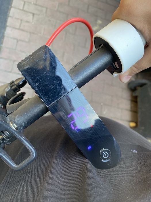 Trotinetă electrică AOVOPRO M365 modificată – 31 km/h, 900 km