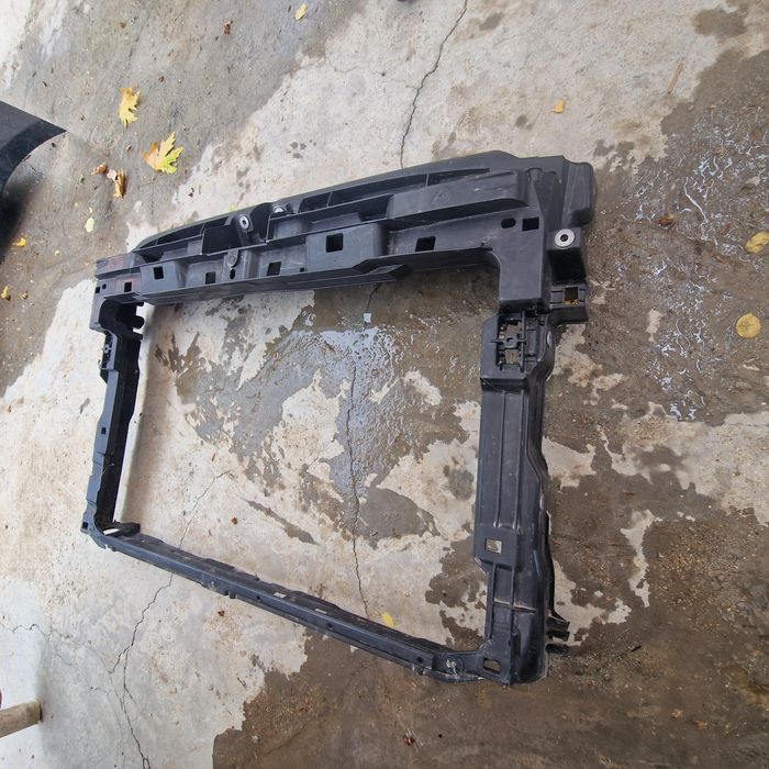 VW TOURAN 2019  след 2015 маска радиатор