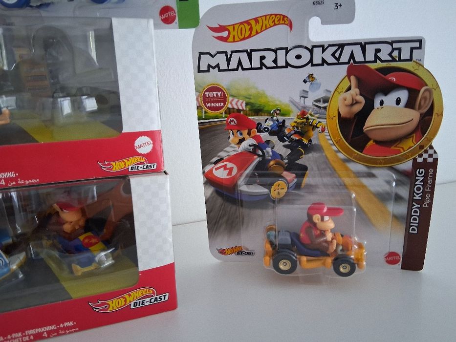 Masinute  machete diecast 1:64 Mario Kart Hot Wheels Diddy Kong Yoshy