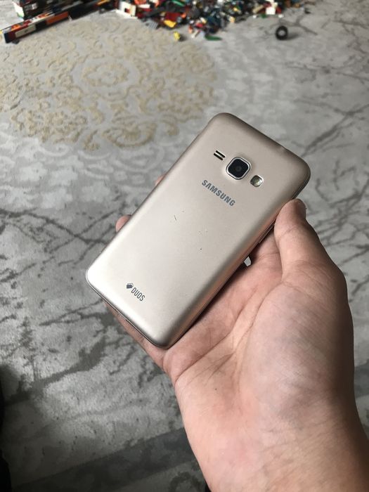 Продам за три телефона