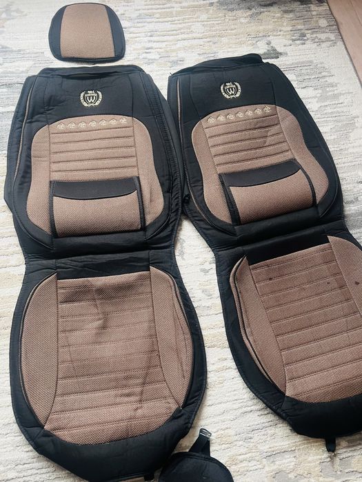 Продам чехлы полный комплект  на авто