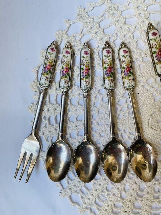 Красиви прибири с порцелан от Япония