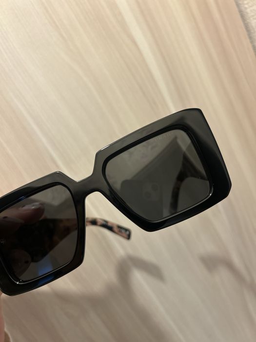 Слънчеви очила Prada